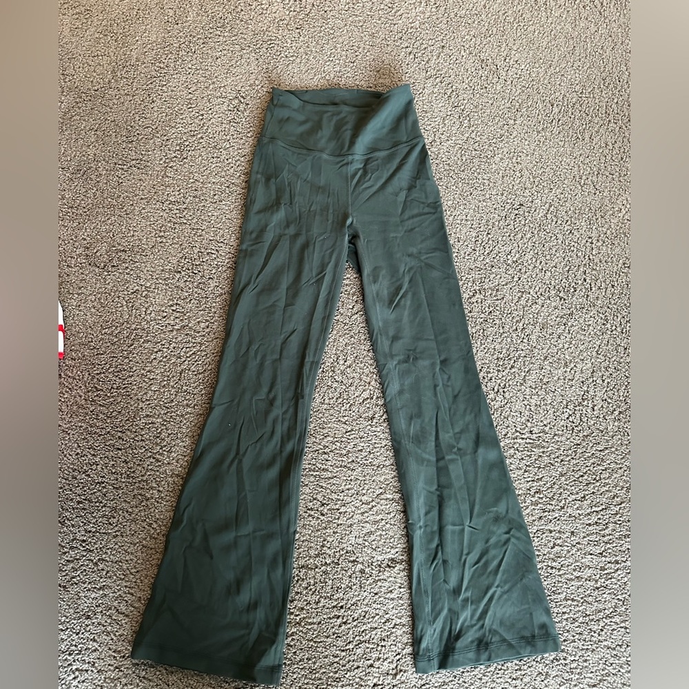 Lululemon green super groove pant